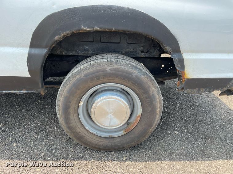 image for item DS8765 2006 Ford E250  van