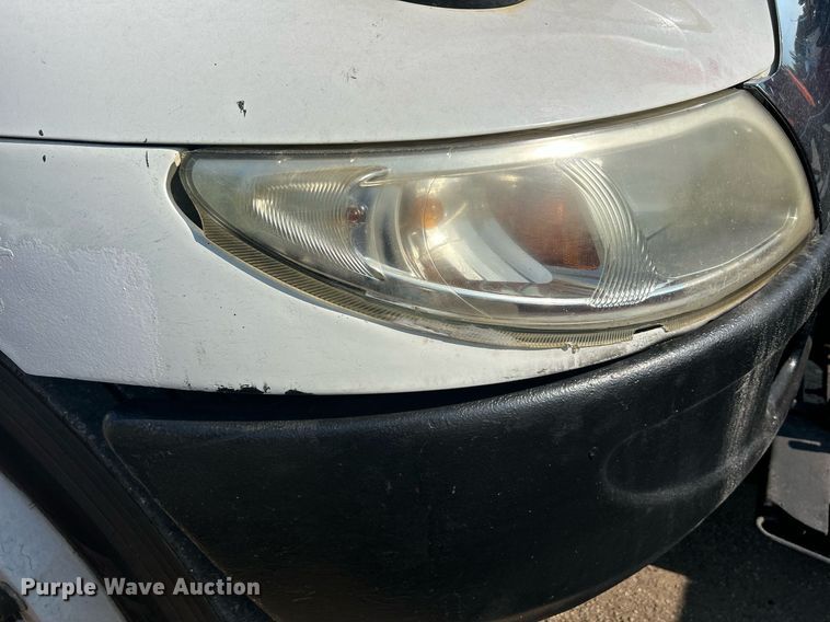 image for item DS8766 2006 International 4300  spreader truck