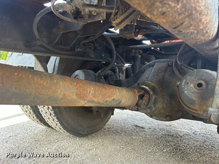 image for item DS8766 2006 International 4300  spreader truck