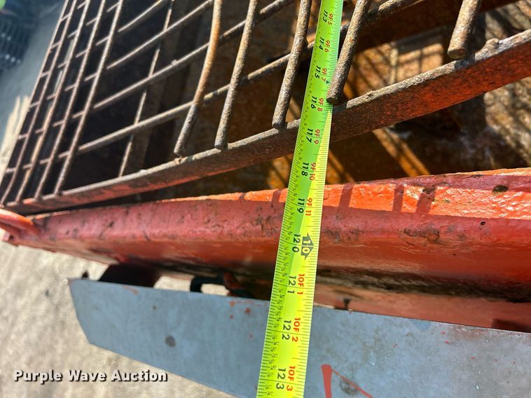 image for item DS8766 2006 International 4300  spreader truck