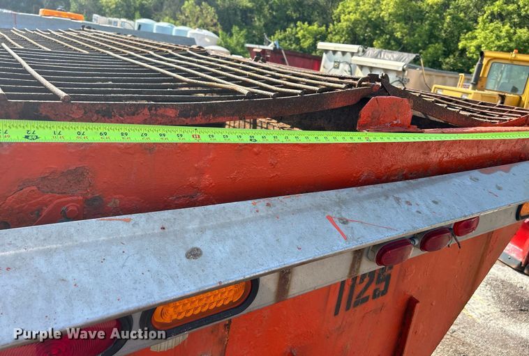 image for item DS8766 2006 International 4300  spreader truck