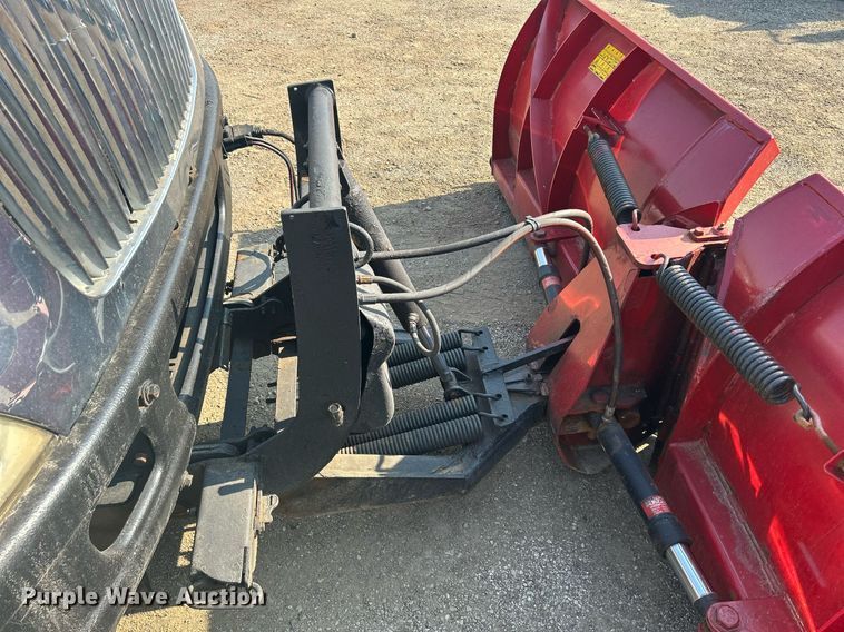 image for item DS8766 2006 International 4300  spreader truck