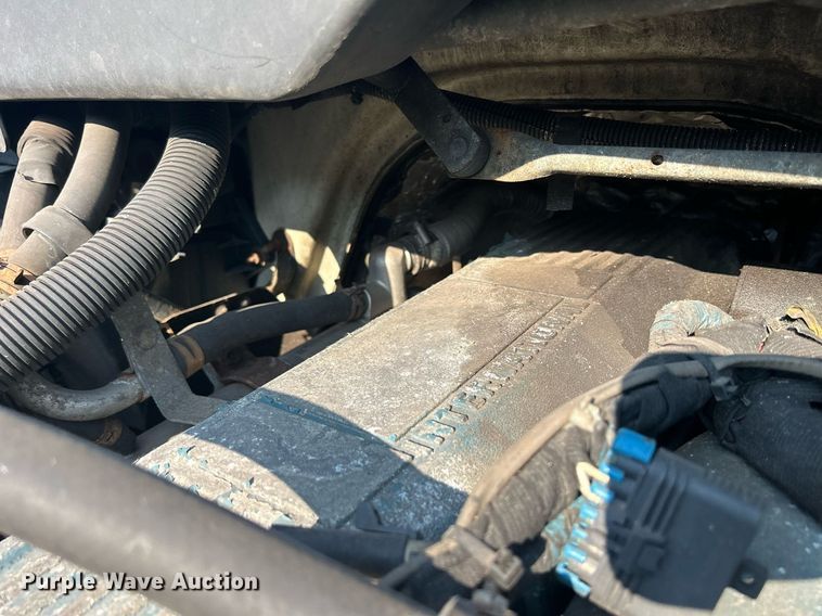 image for item DS8766 2006 International 4300  spreader truck