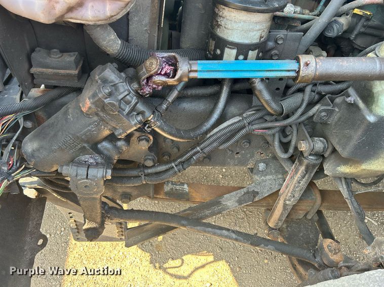 image for item DS8766 2006 International 4300  spreader truck