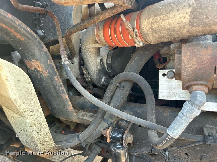 image for item DS8766 2006 International 4300  spreader truck