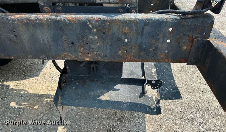 image for item DS8767 2006 International 4300  spreader truck