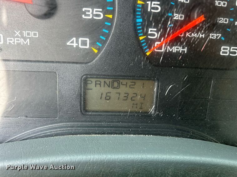 image for item DS8767 2006 International 4300  spreader truck