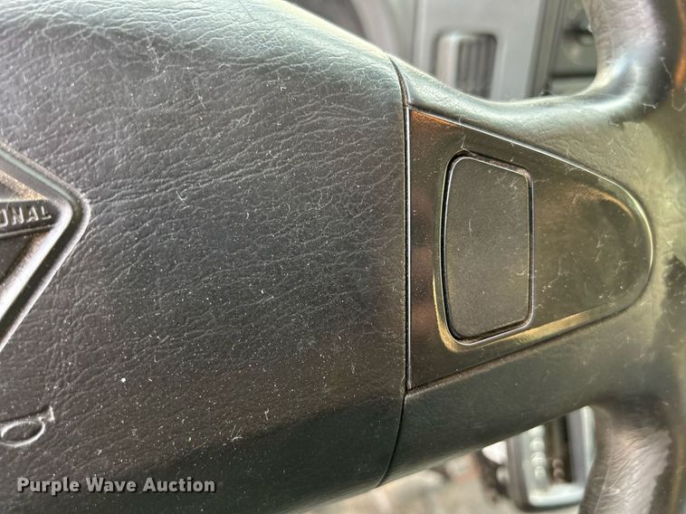 image for item DS8767 2006 International 4300  spreader truck