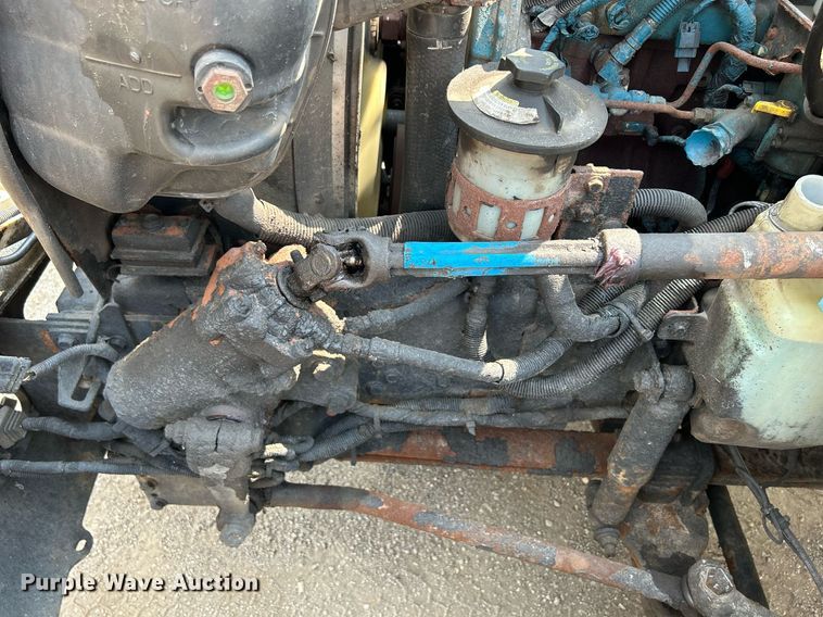 image for item DS8767 2006 International 4300  spreader truck