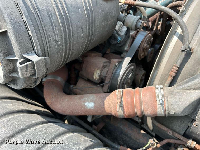 image for item DS8767 2006 International 4300  spreader truck