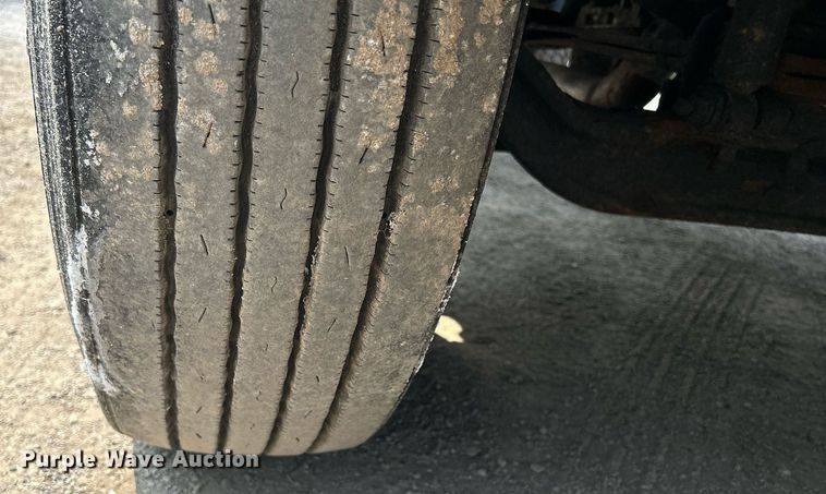 image for item DS8767 2006 International 4300  spreader truck