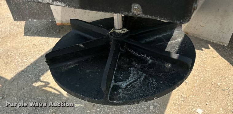 image for item DS8768 2009 International DuraStar 4300  spreader truck