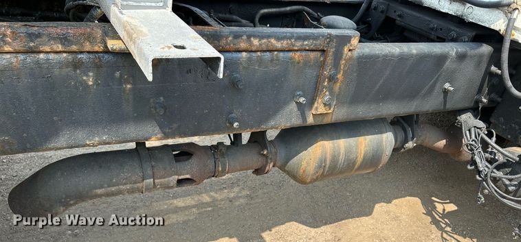 image for item DS8768 2009 International DuraStar 4300  spreader truck