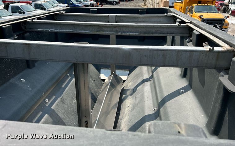 image for item DS8768 2009 International DuraStar 4300  spreader truck