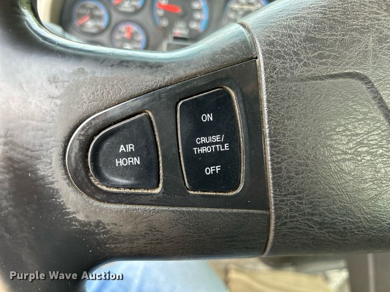 image for item DS8768 2009 International DuraStar 4300  spreader truck