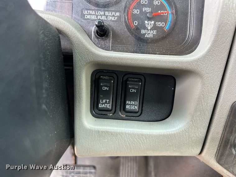 image for item DS8768 2009 International DuraStar 4300  spreader truck