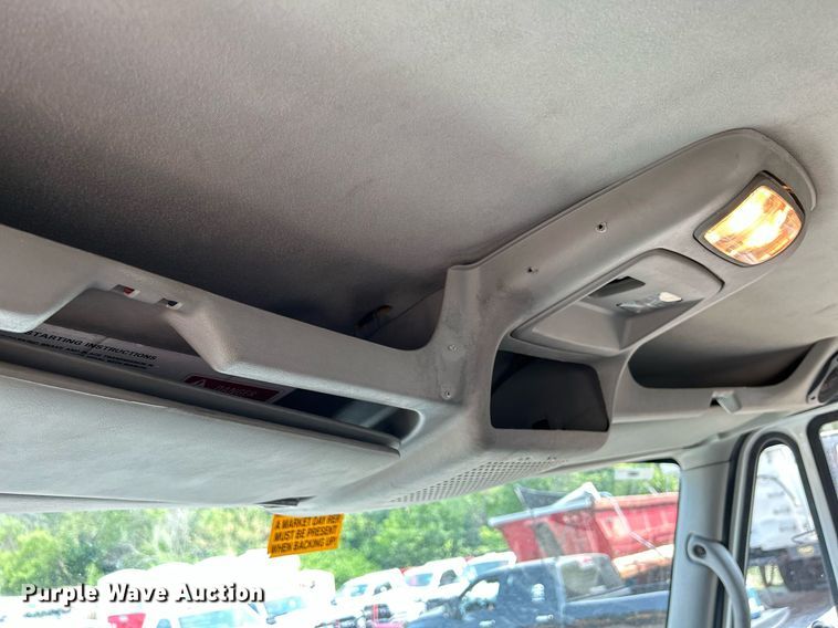 image for item DS8768 2009 International DuraStar 4300  spreader truck