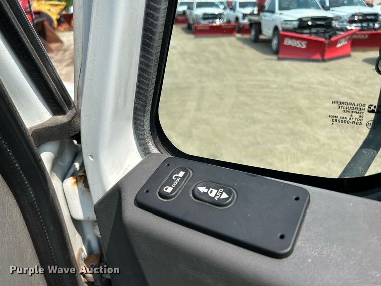 image for item DS8768 2009 International DuraStar 4300  spreader truck