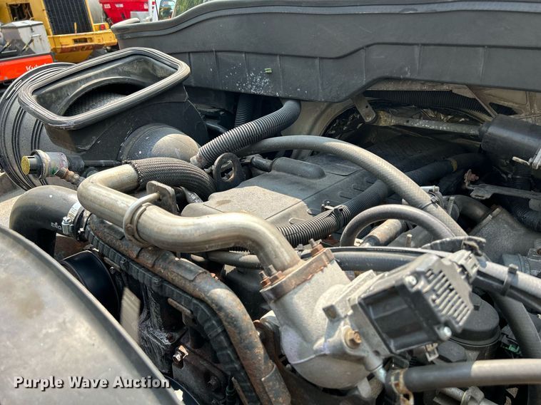 image for item DS8768 2009 International DuraStar 4300  spreader truck