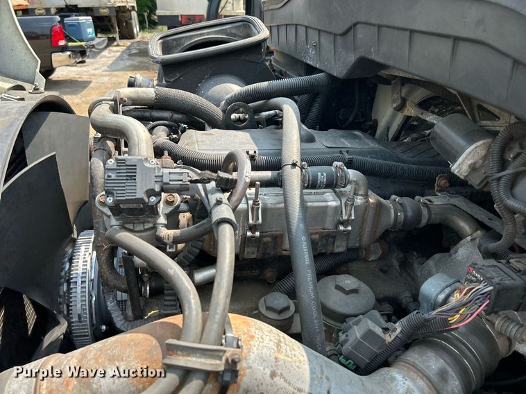 image for item DS8768 2009 International DuraStar 4300  spreader truck