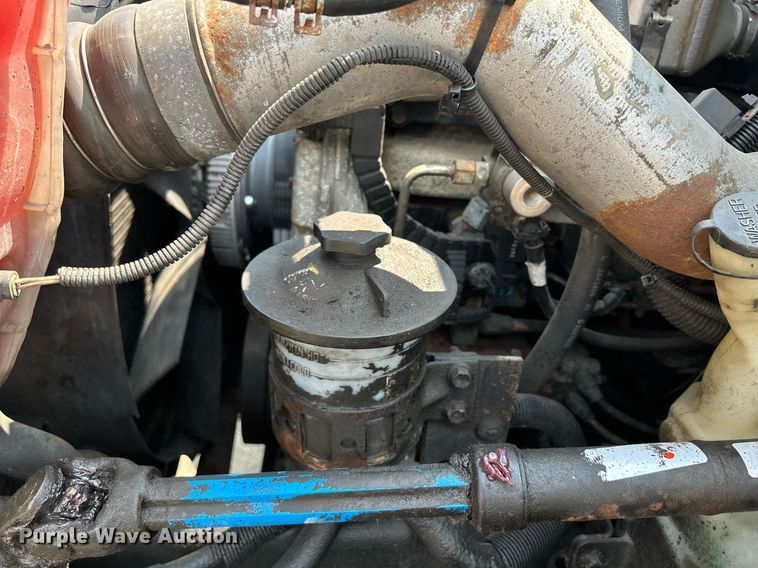 image for item DS8768 2009 International DuraStar 4300  spreader truck