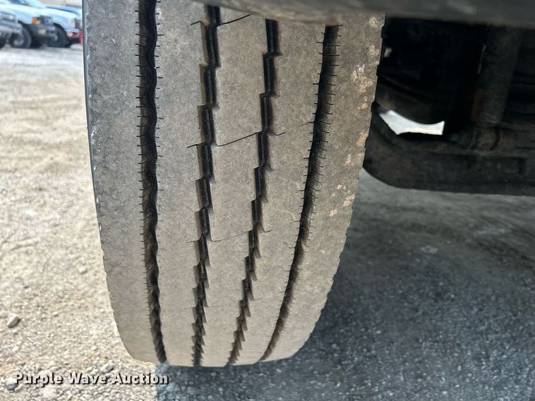 image for item DS8768 2009 International DuraStar 4300  spreader truck