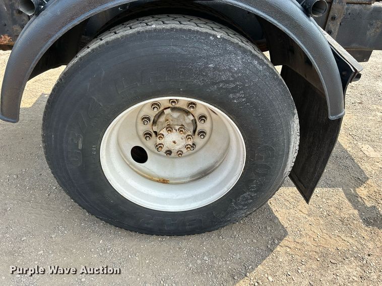 image for item DS8768 2009 International DuraStar 4300  spreader truck