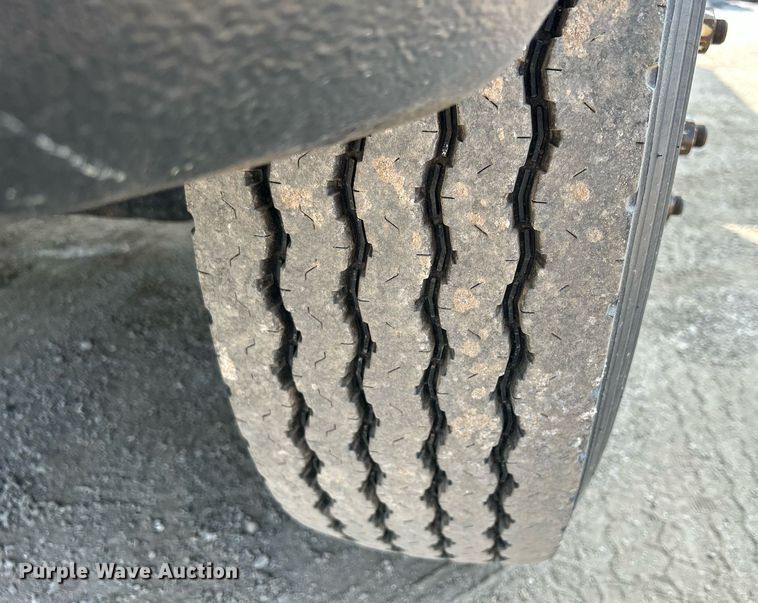 image for item DS8768 2009 International DuraStar 4300  spreader truck