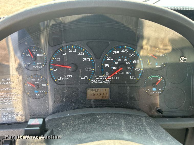 image for item DS8769 2005 International 4300  de-icer truck