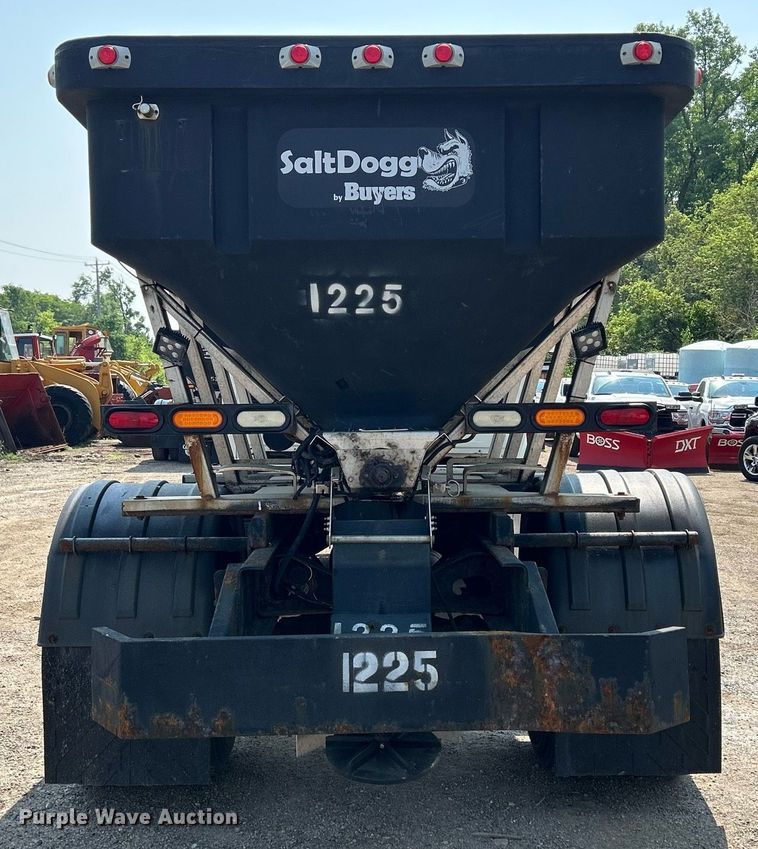 image for item DS8770 2013 International DuraStar 4300  spreader truck