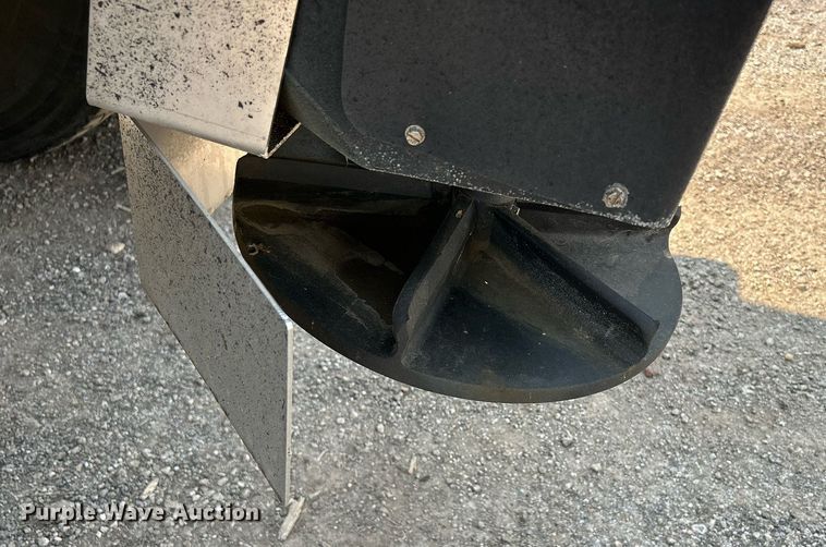 image for item DS8770 2013 International DuraStar 4300  spreader truck