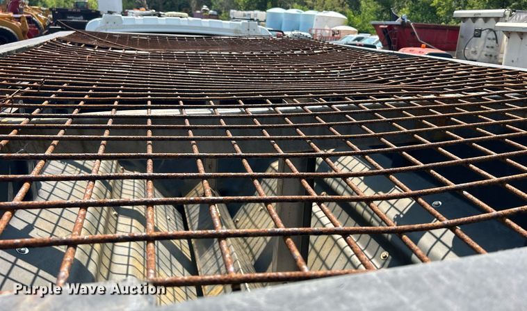 image for item DS8770 2013 International DuraStar 4300  spreader truck