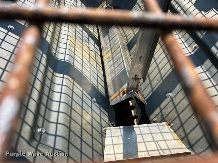 image for item DS8770 2013 International DuraStar 4300  spreader truck