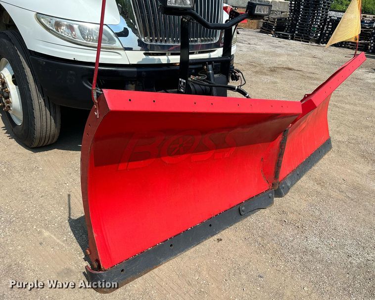 image for item DS8770 2013 International DuraStar 4300  spreader truck