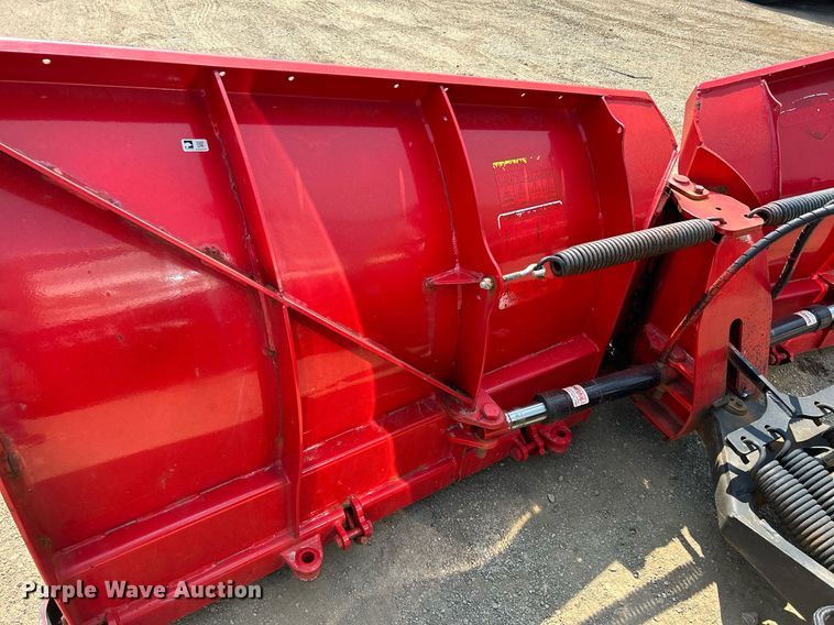 image for item DS8770 2013 International DuraStar 4300  spreader truck