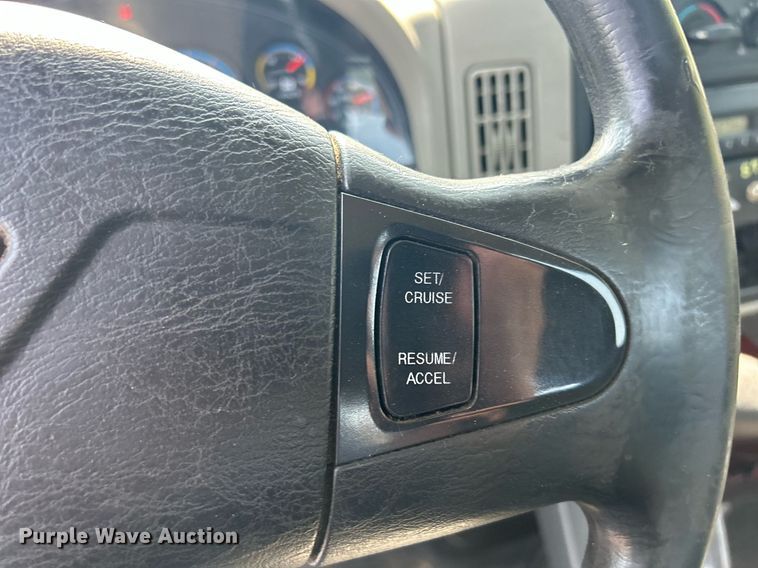 image for item DS8770 2013 International DuraStar 4300  spreader truck