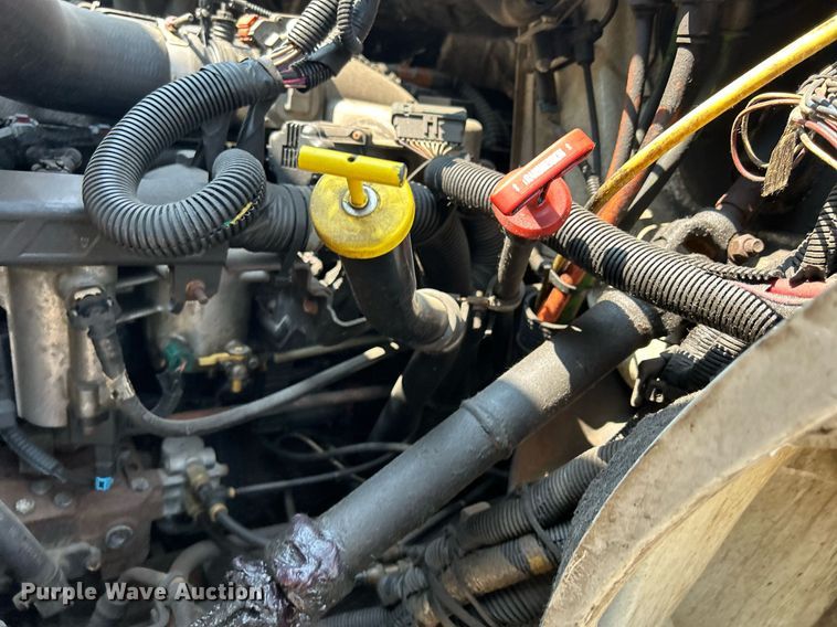 image for item DS8770 2013 International DuraStar 4300  spreader truck