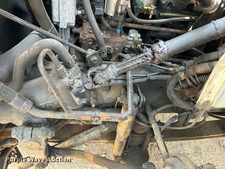 image for item DS8770 2013 International DuraStar 4300  spreader truck