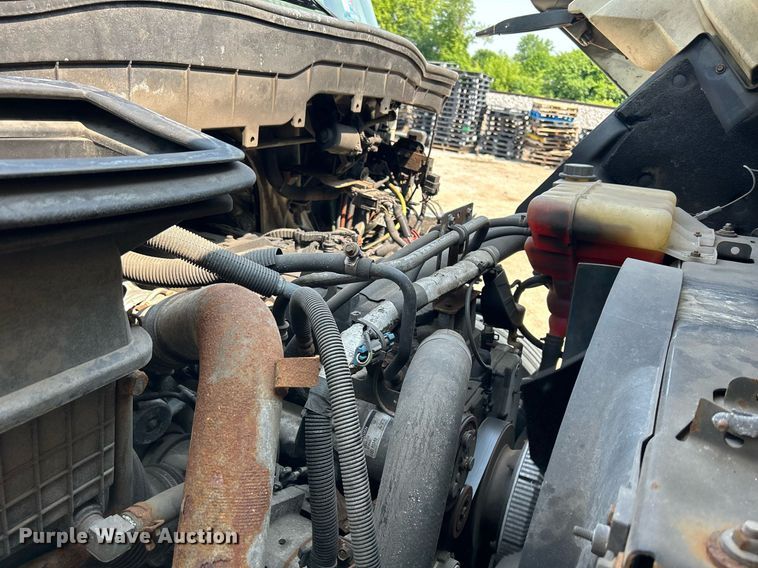 image for item DS8770 2013 International DuraStar 4300  spreader truck