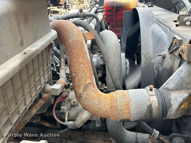 image for item DS8770 2013 International DuraStar 4300  spreader truck