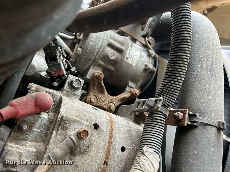 image for item DS8770 2013 International DuraStar 4300  spreader truck