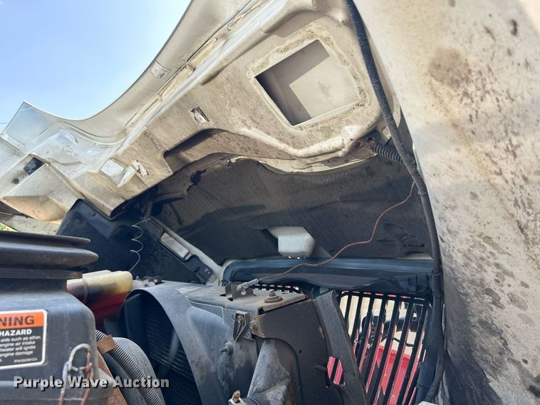 image for item DS8770 2013 International DuraStar 4300  spreader truck