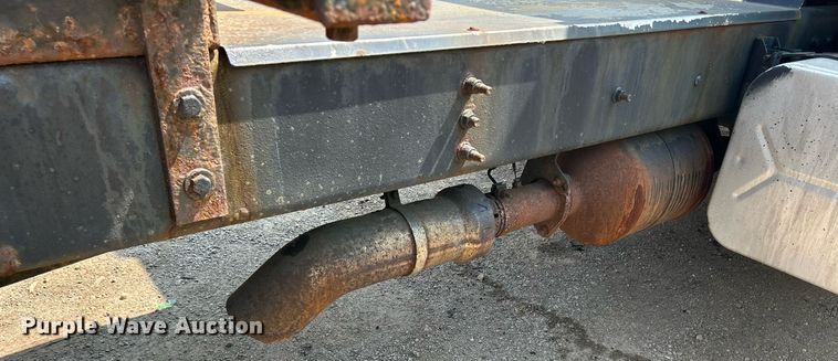 image for item DS8770 2013 International DuraStar 4300  spreader truck