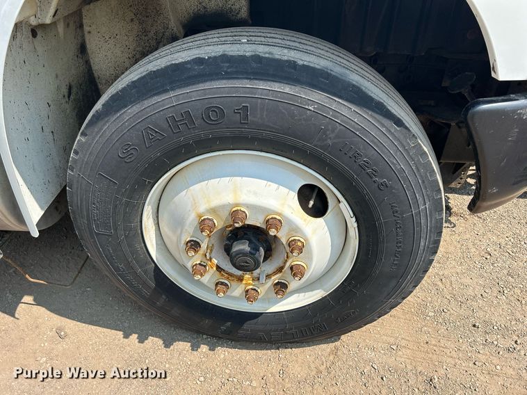 image for item DS8770 2013 International DuraStar 4300  spreader truck