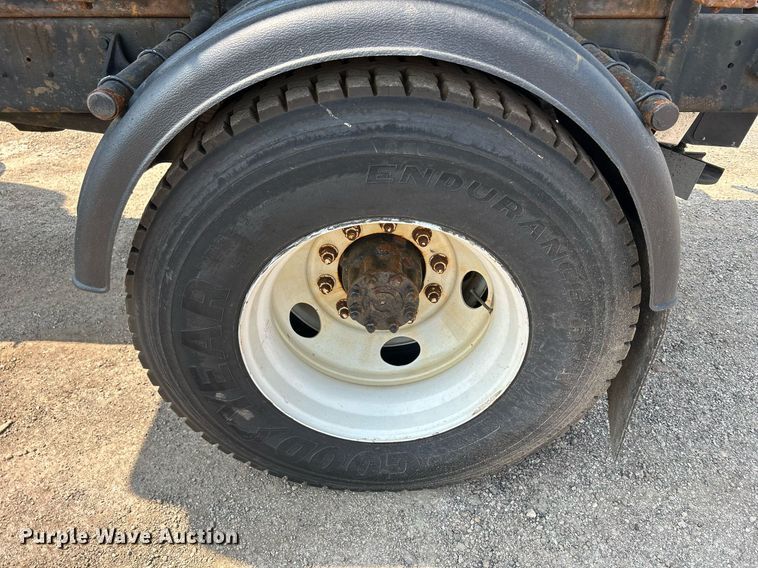 image for item DS8770 2013 International DuraStar 4300  spreader truck