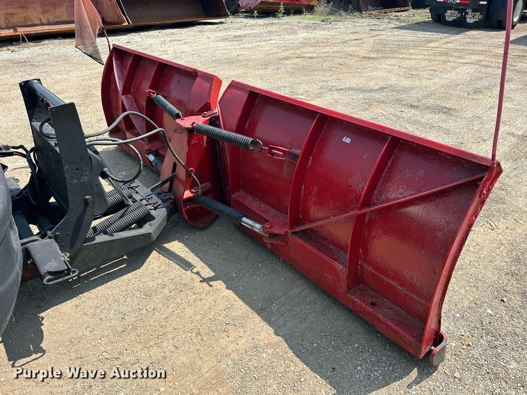 image for item DS8771 2005 International 4300  de-icer truck