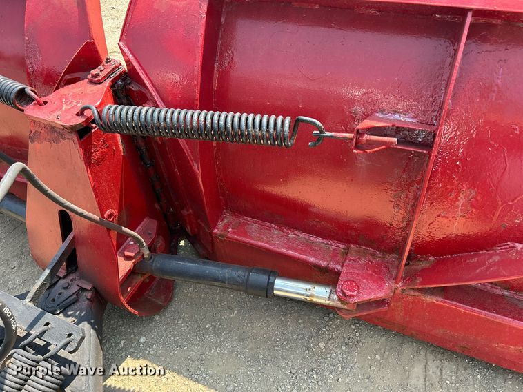 image for item DS8771 2005 International 4300  de-icer truck