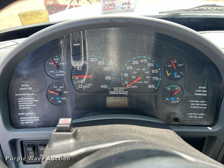 image for item DS8771 2005 International 4300  de-icer truck