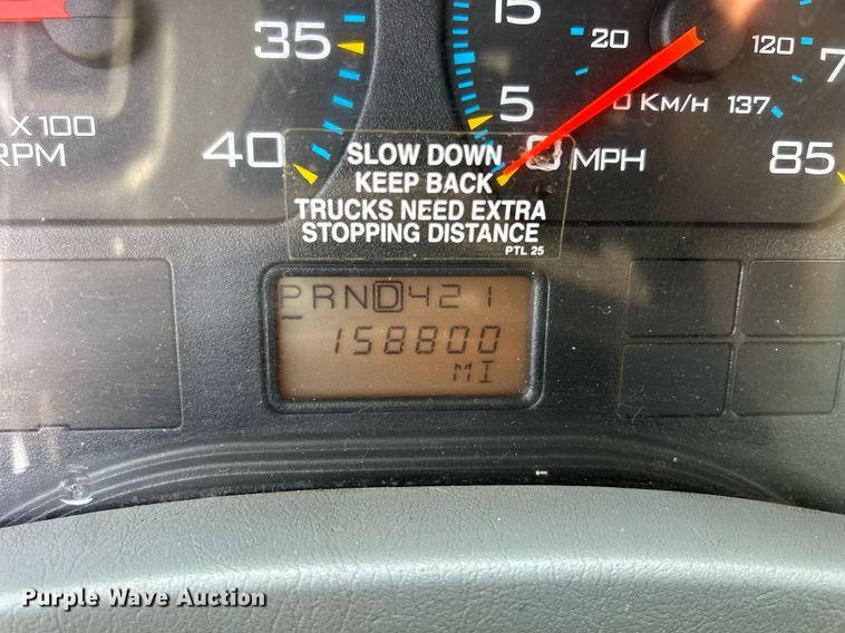 image for item DS8771 2005 International 4300  de-icer truck