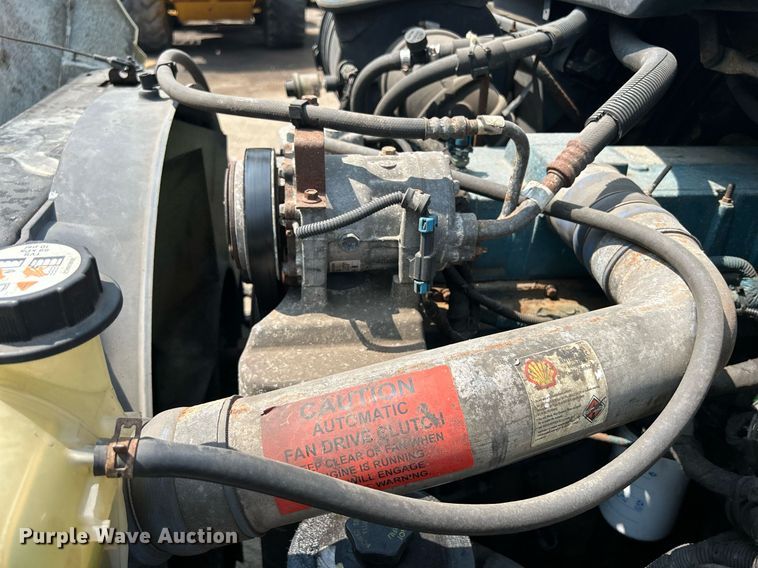 image for item DS8771 2005 International 4300  de-icer truck